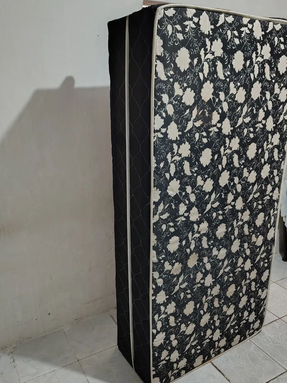 Cama de solteiro box 