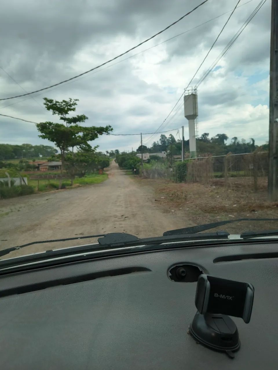 Terreno 500 metros com pomar. Em Iguatemi distrito de Maringá. Estrada Pitanga lote 175