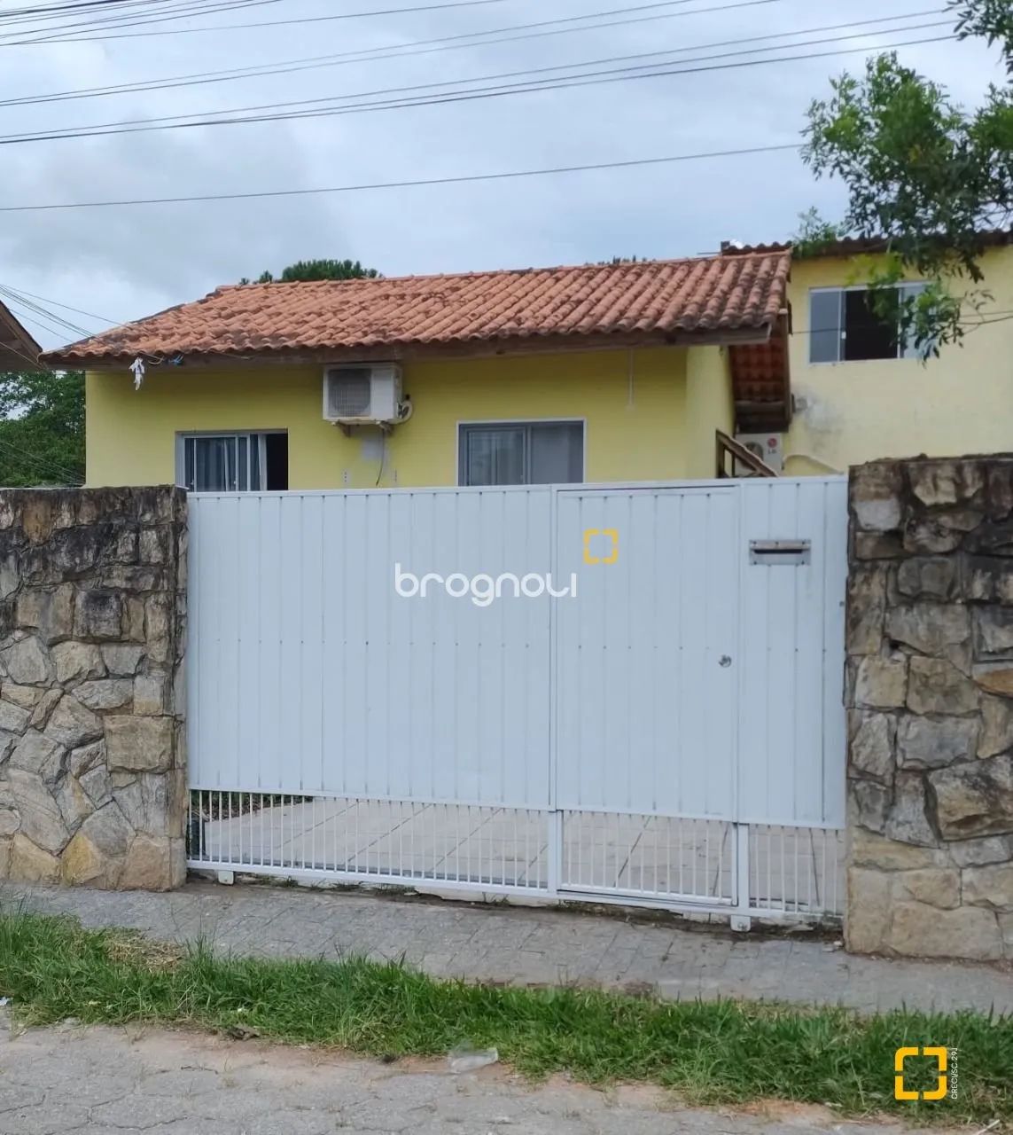 Brognoli Vende - Casa aconchegante no Sambaqui - Foto 2
