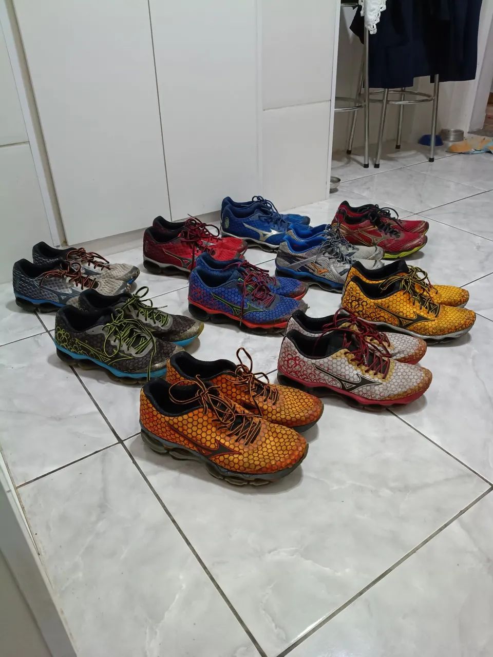 Tênis usados Originais Mizuno Dez pares, tem número 42.5, 43 e 43.5 venda só no lote.