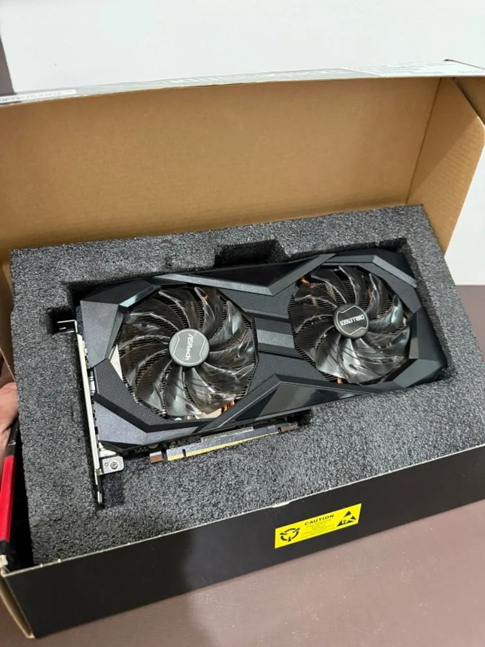 ASRock Radeon RX 6600 8GB - Impecável  - Foto 3