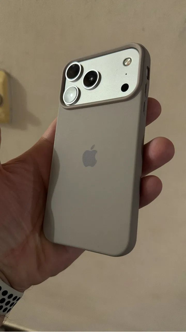 iPhone XR sabor 17 pro 256gb com bateria 100% - Celulares e