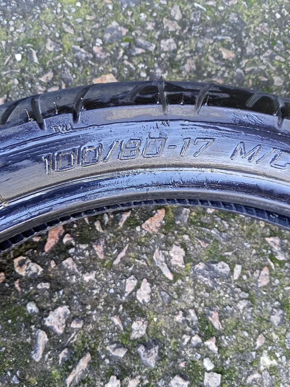 Pneu 130/70/17 e 100/80/17
