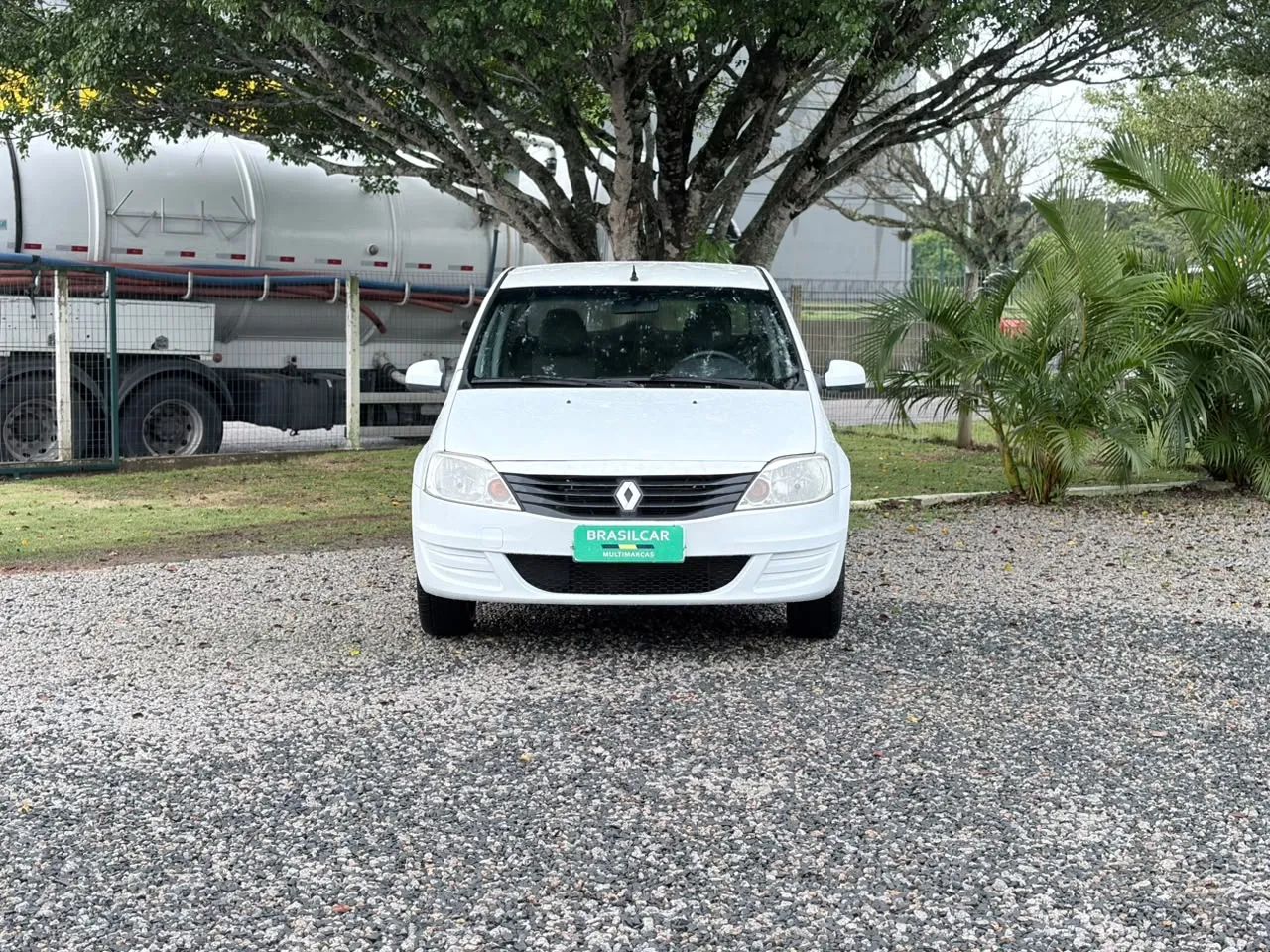 Renault Logan Expression Hi-flex 1.6 8V 4P 2013 - Foto 2