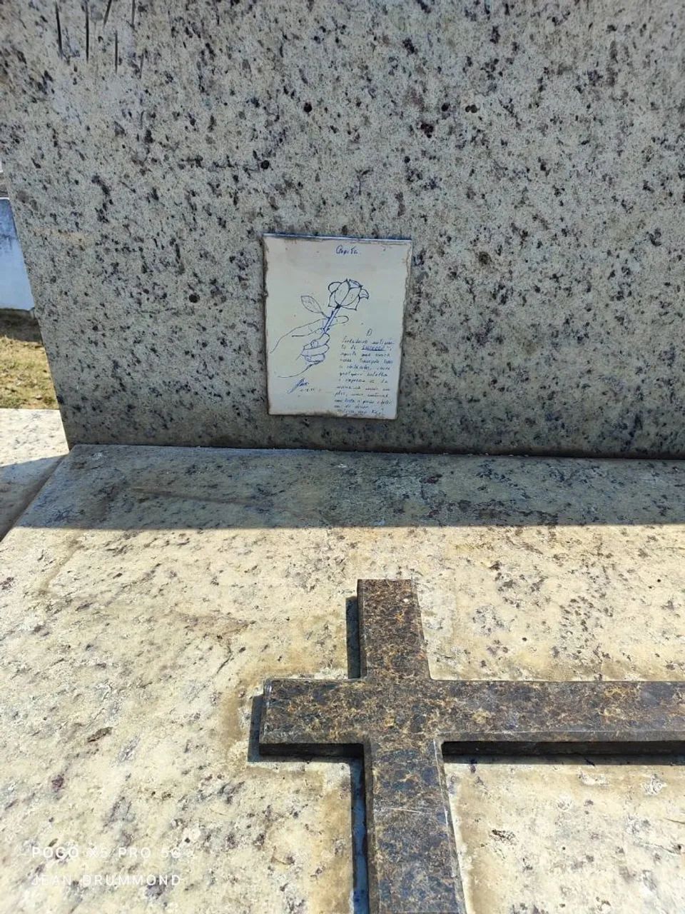 Jazigo no Cemitério de Ricardo de Albuquerque  - Foto 2