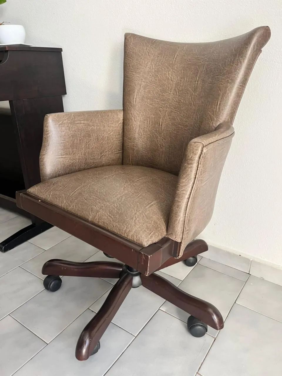 Cadeira escritório couro legítimo  - Foto 4