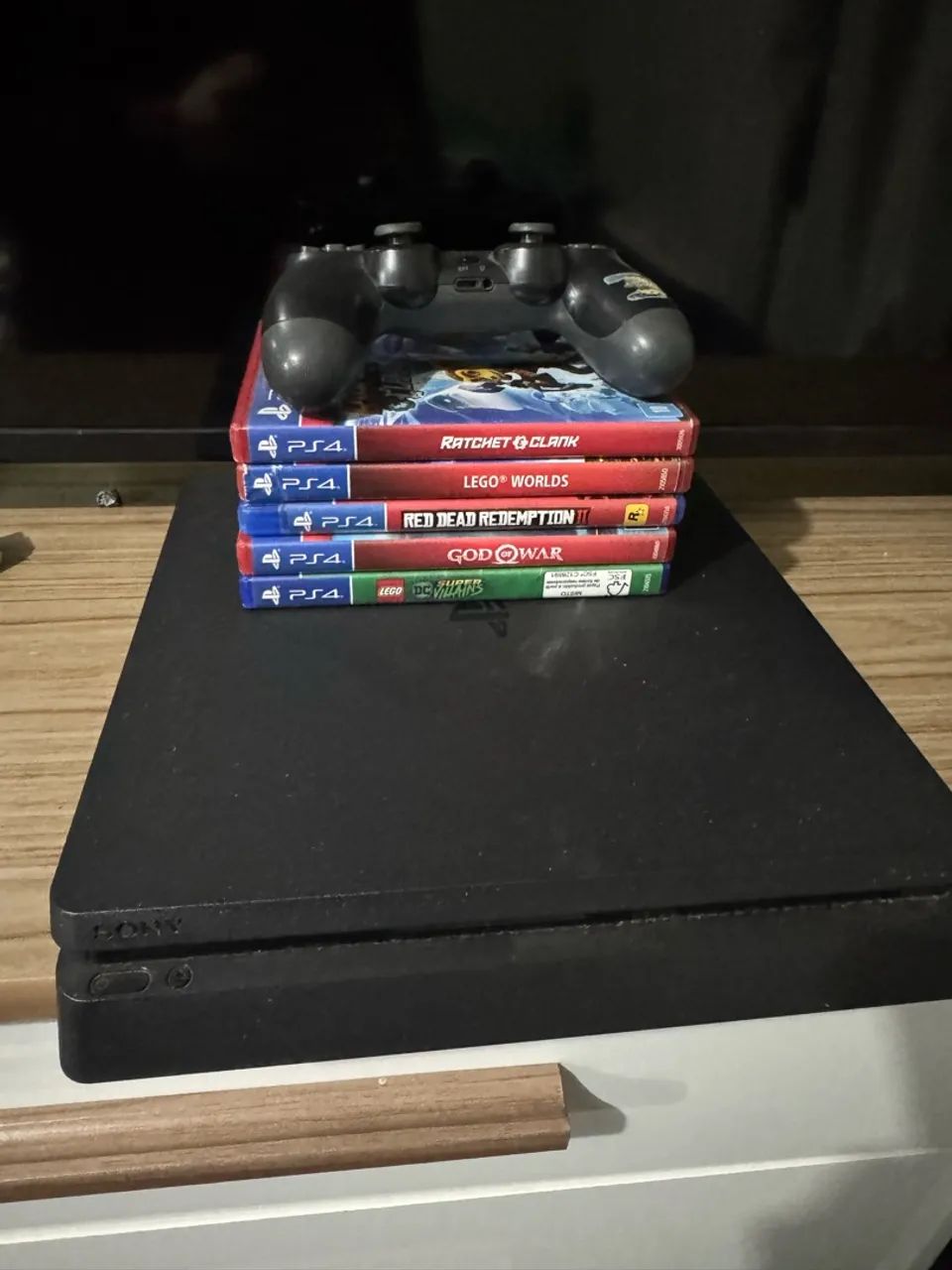 Playstation 4 slim