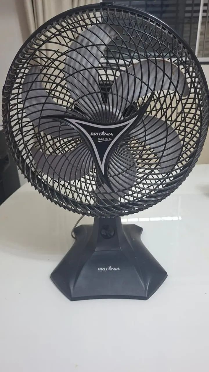 Ventilador Britânia 30 cm (usado)