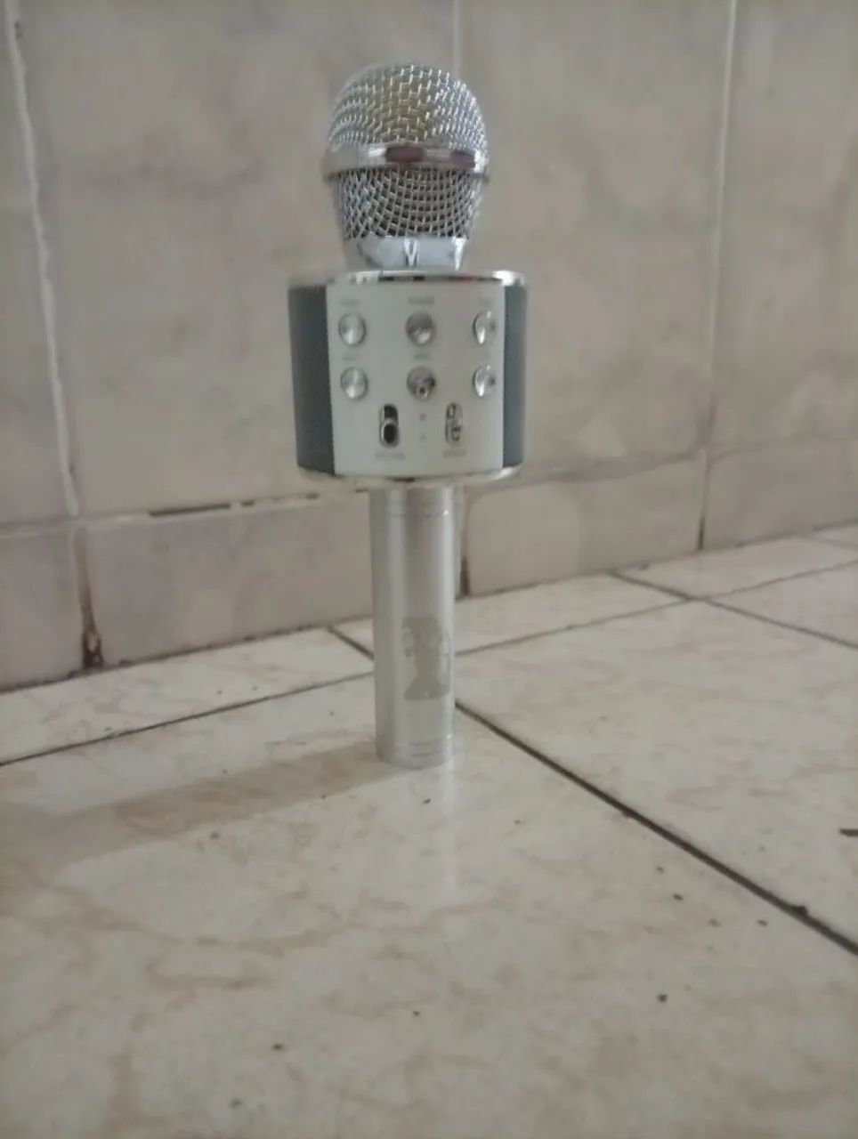 Microfone Karaokê Bluetooth sem Fio - Foto 2