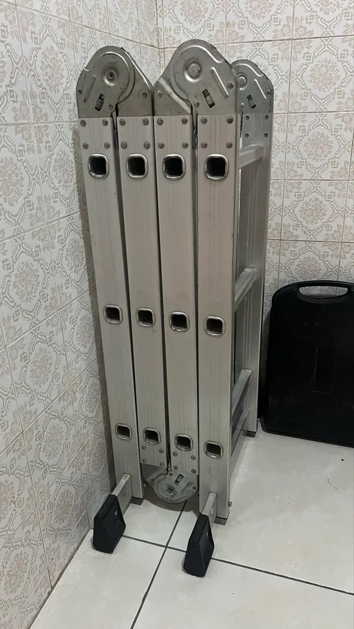 Escada de alumínio multifuncional 