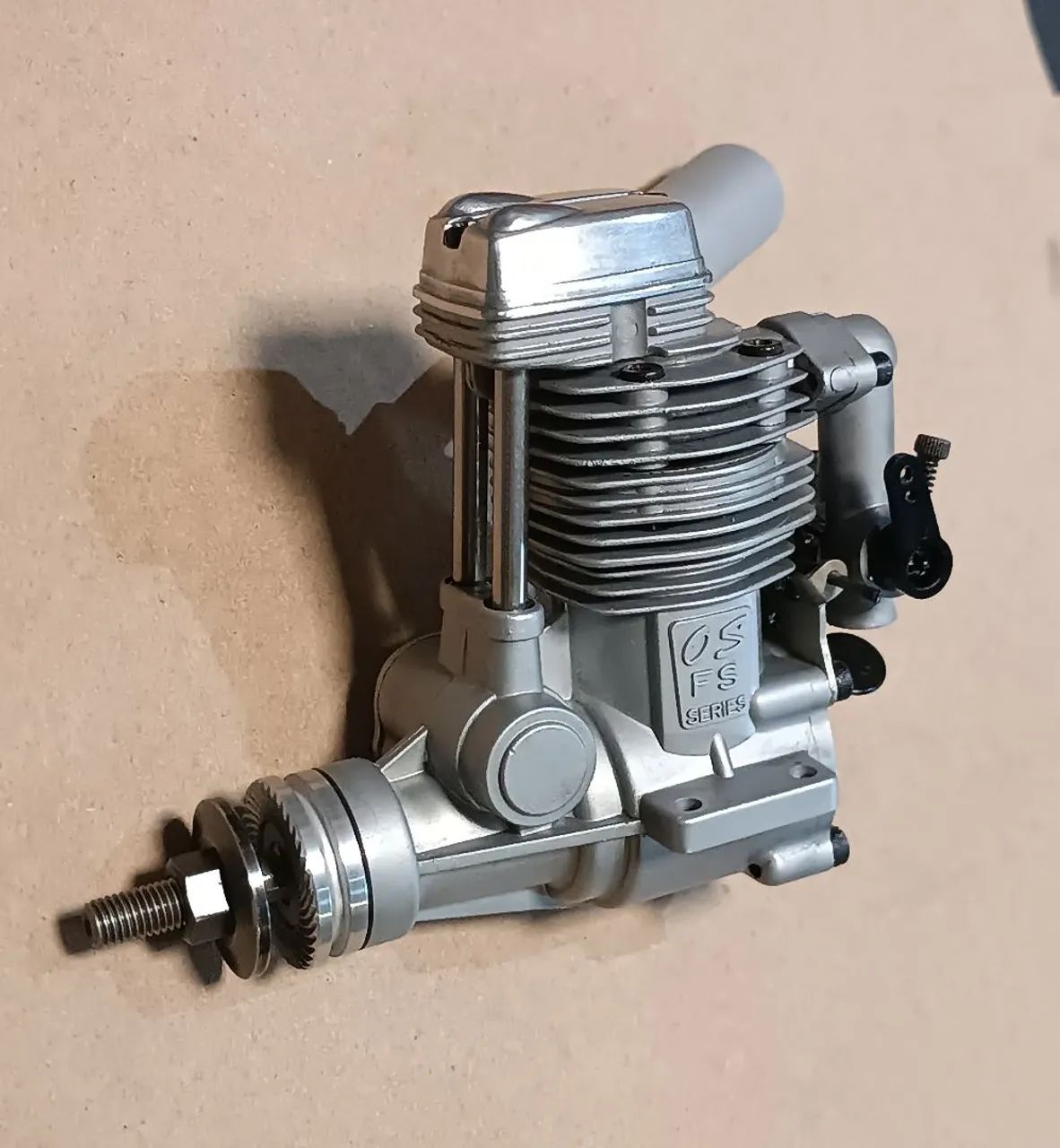 Motor aeromodelo 4 tempos OS Max FS 40 Surpass nitro glow 