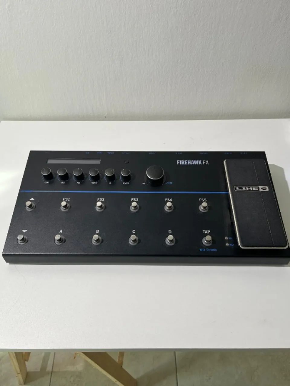Pedaleira Multiefeitos Line 6 Firehawk