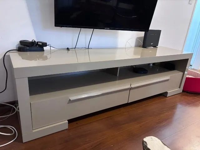 Rack tok stok cor fendi 