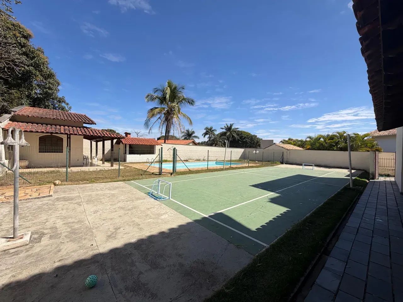 Casa com 3 quartos sendo 1 suíte 6 banheiros 6 vagas - Foto 4