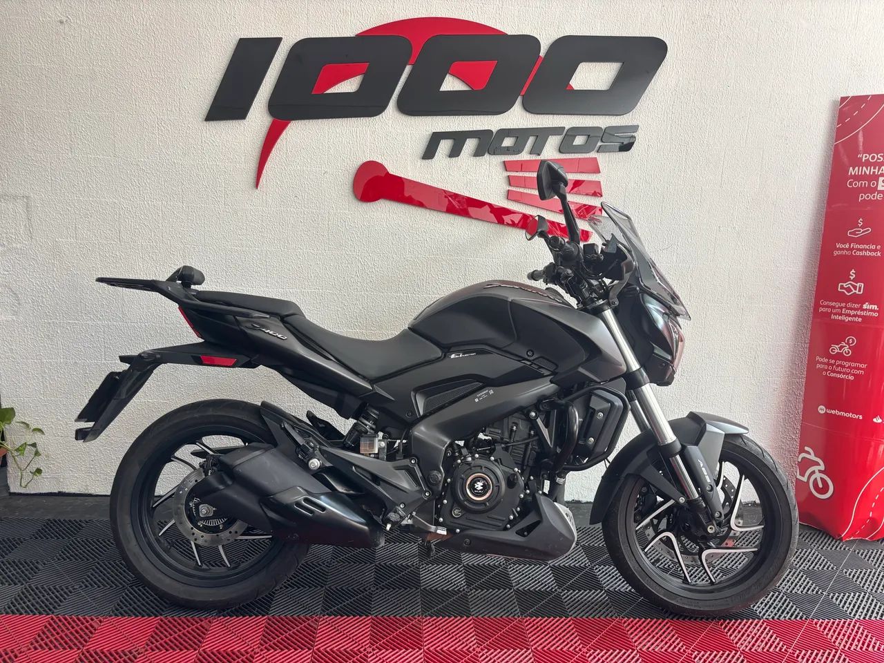 BAJAJ DOMINAR D400 