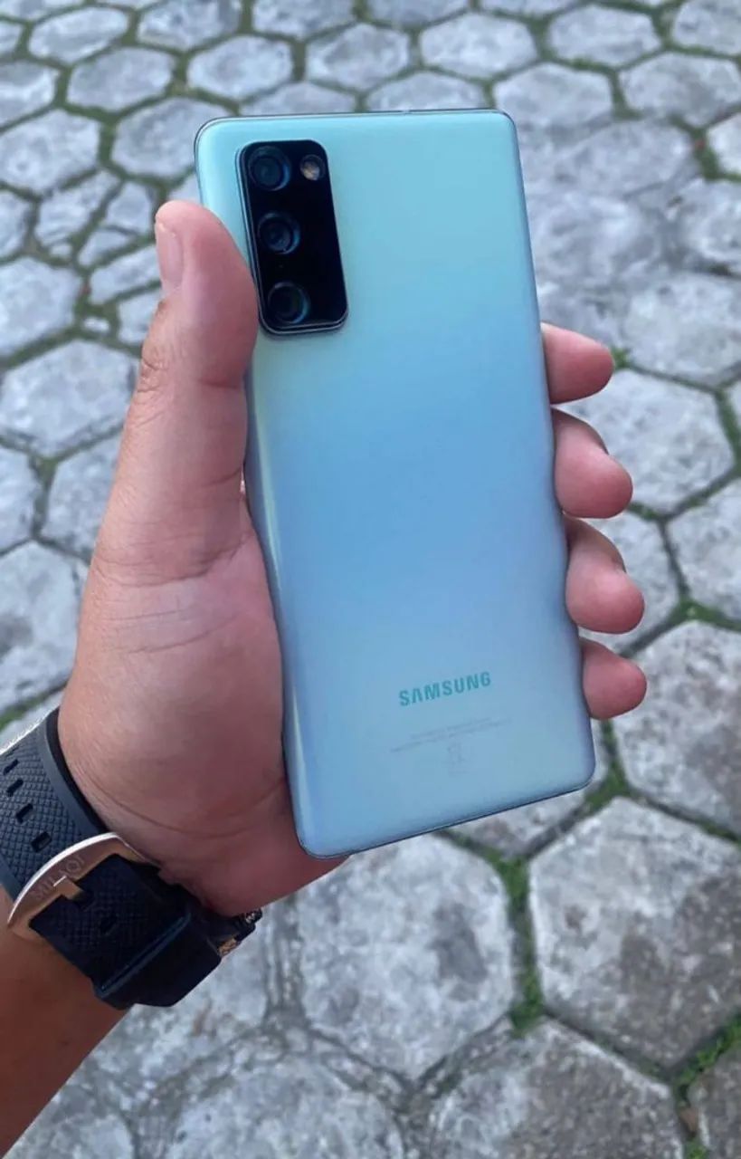 Vendo celular s20 sem detalhes 