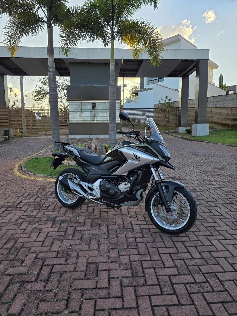 Honda 750x/ 750x ABS 2019 - 1495914378 | OLX