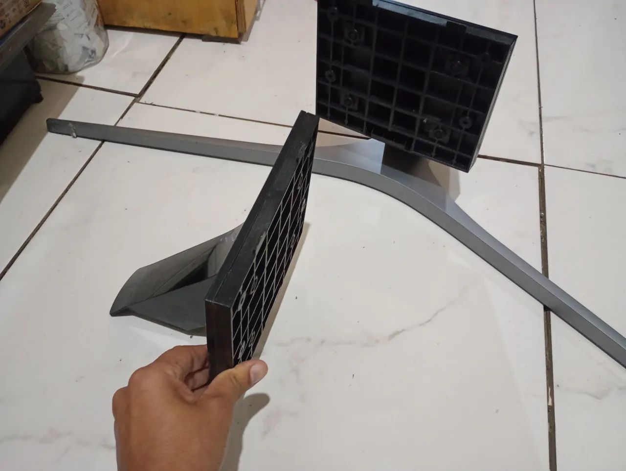 Base da TV Samsung modelo 55KU6400
