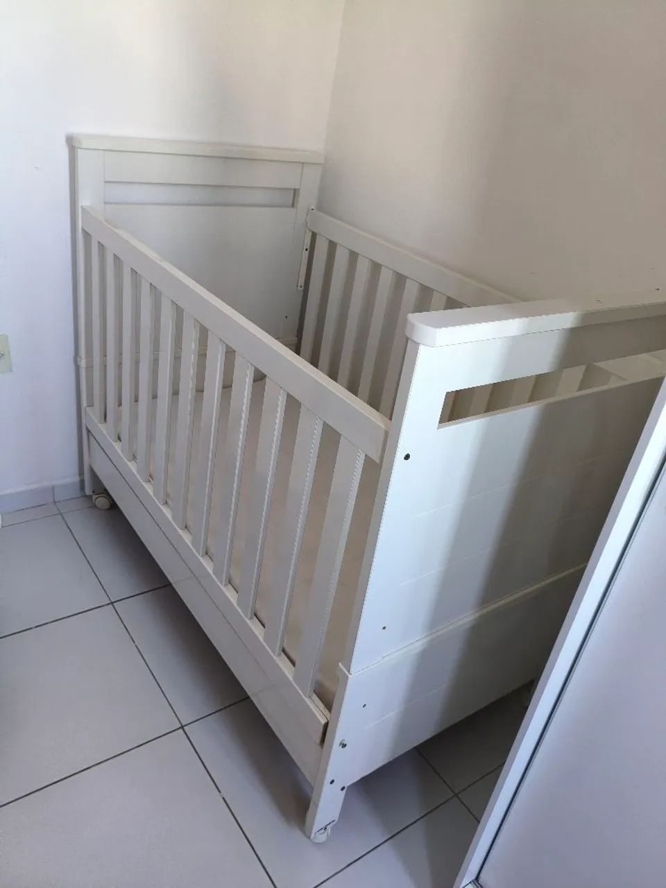 Vendo berço branco  - Foto 3