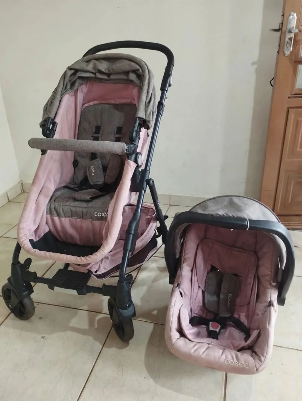 Carrinho de bebê Cosco