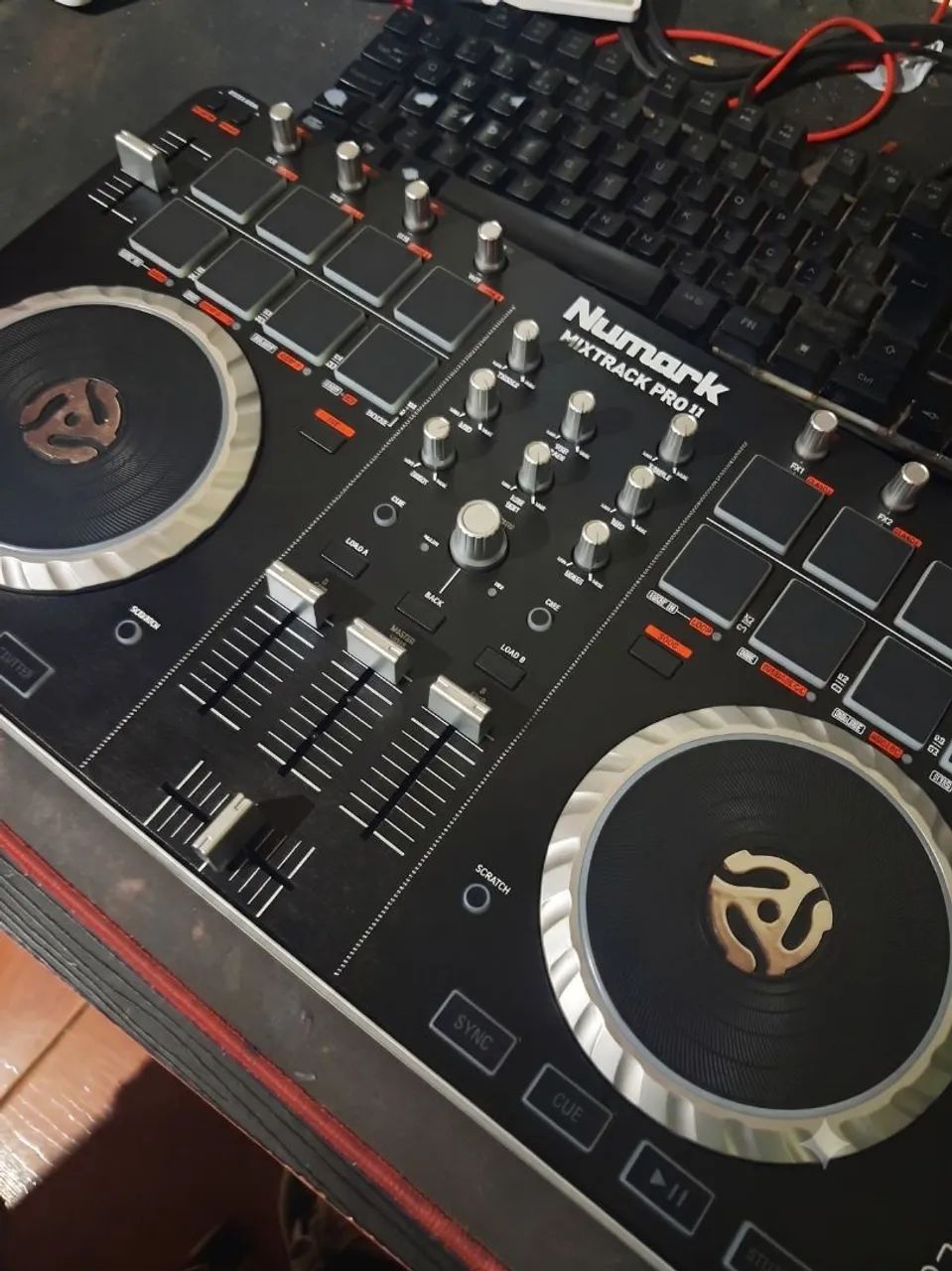 Vendo Controladora Numark Mixtrack Pro II - Foto 3