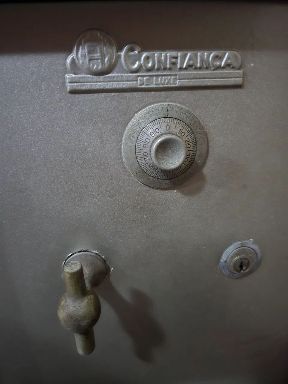 Cofre Confiança (grande e pesado)