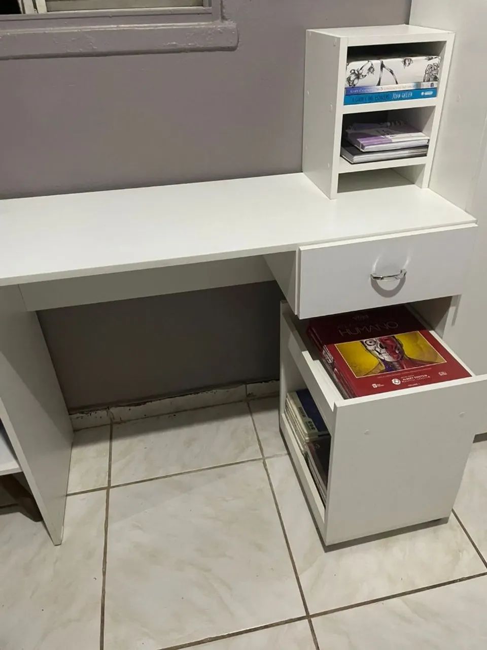 Complete study desk set with three pieces65576058026243121