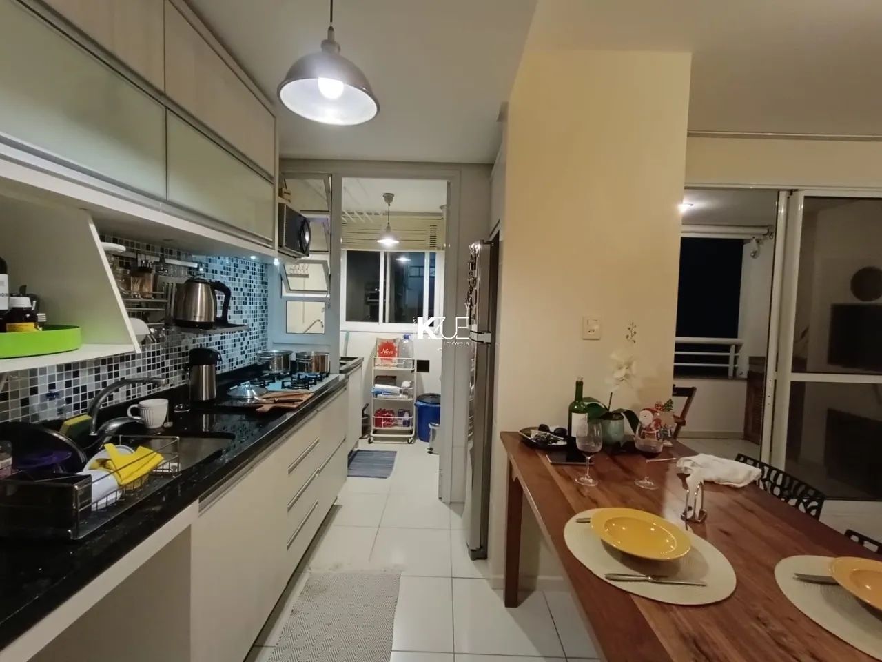 Apartamento com 2 Quartos e Suíte a Poucos Metros da Praia do Bom Abrigo - Florianópolis