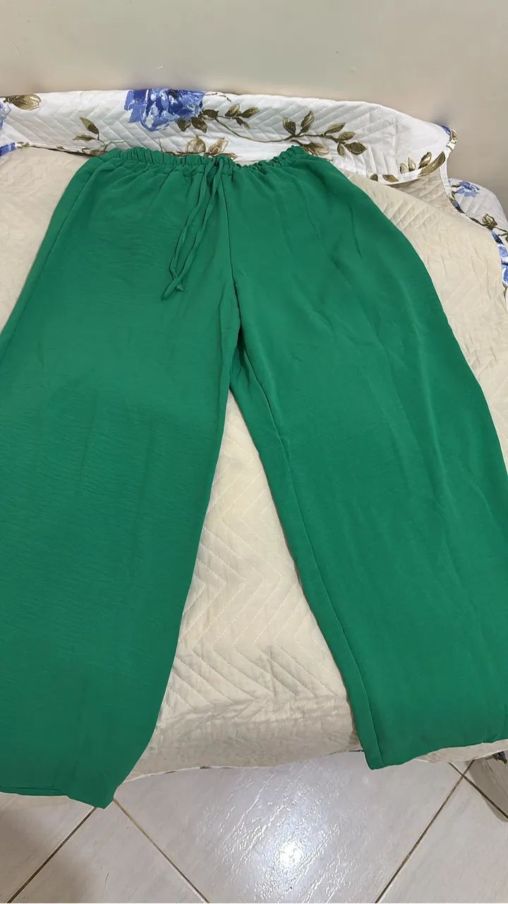 Calça pantalona verde 