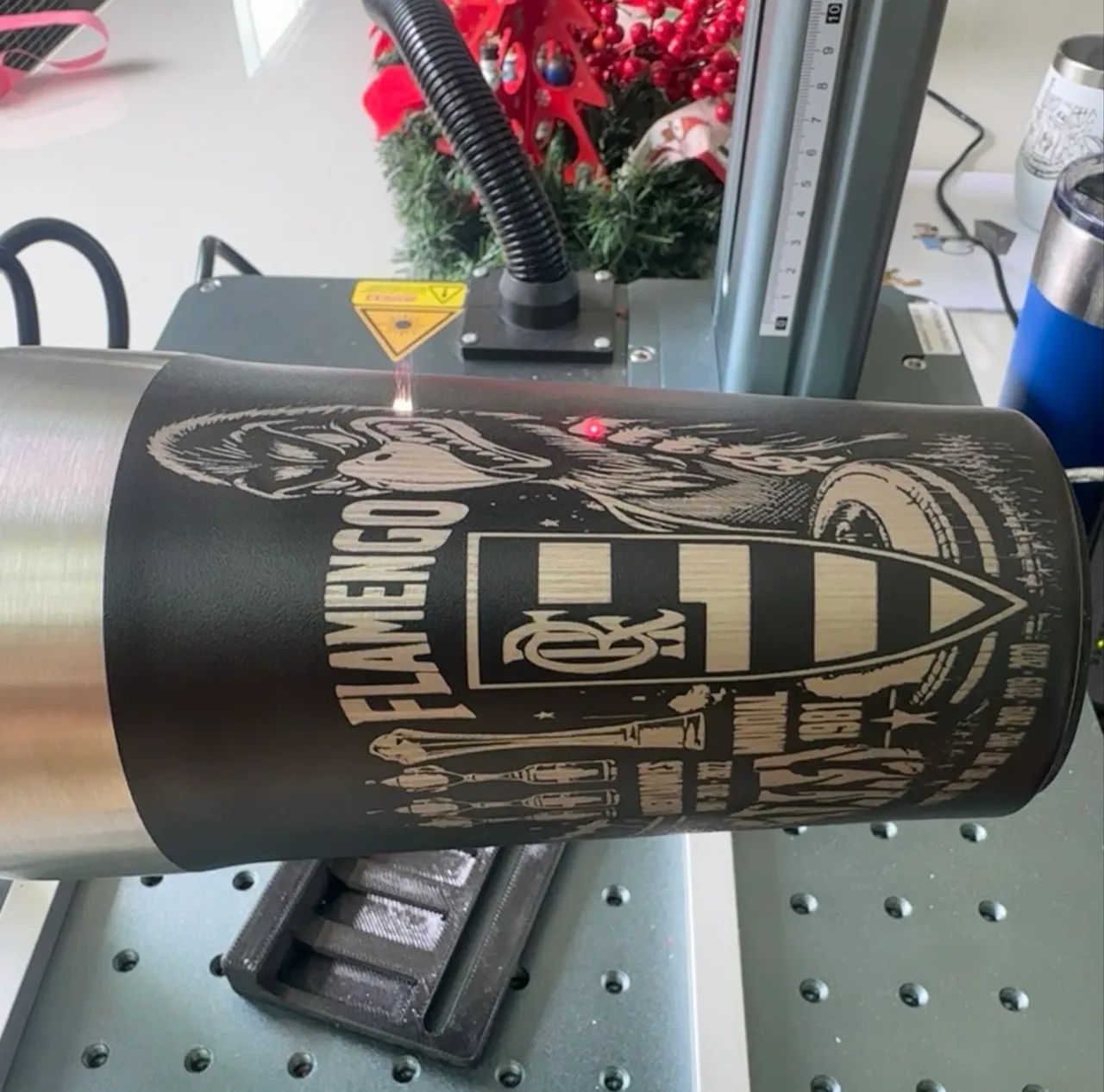 Vendo copos e garrafas personalizadas com nome e logo  - Foto 2