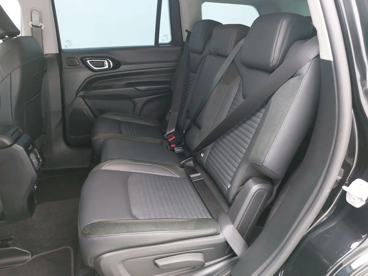Jeep Commander Limited T270 1.3 TB Flex Aut., foto 17 de 18