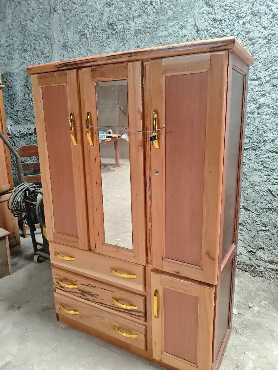 Guarda roupas de solteiro com espelho entrega grátis.