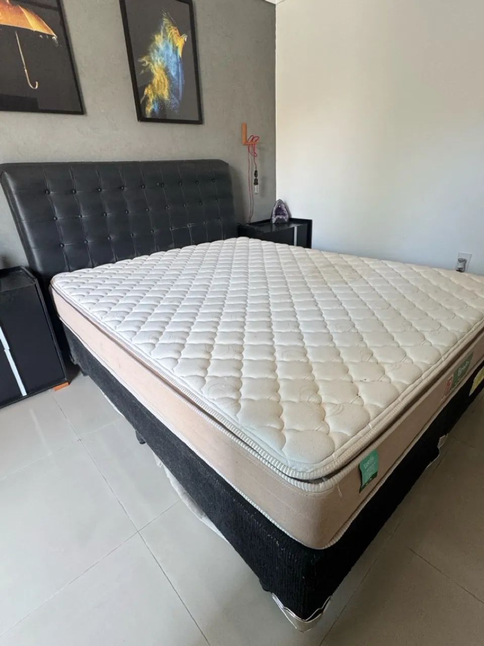 Cama queen com cabeceira