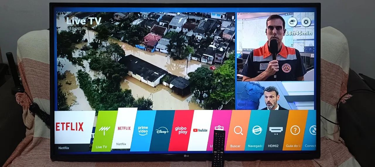 Só venda Smart TV LG 49 polegadas com pequeno detalhe na tela 