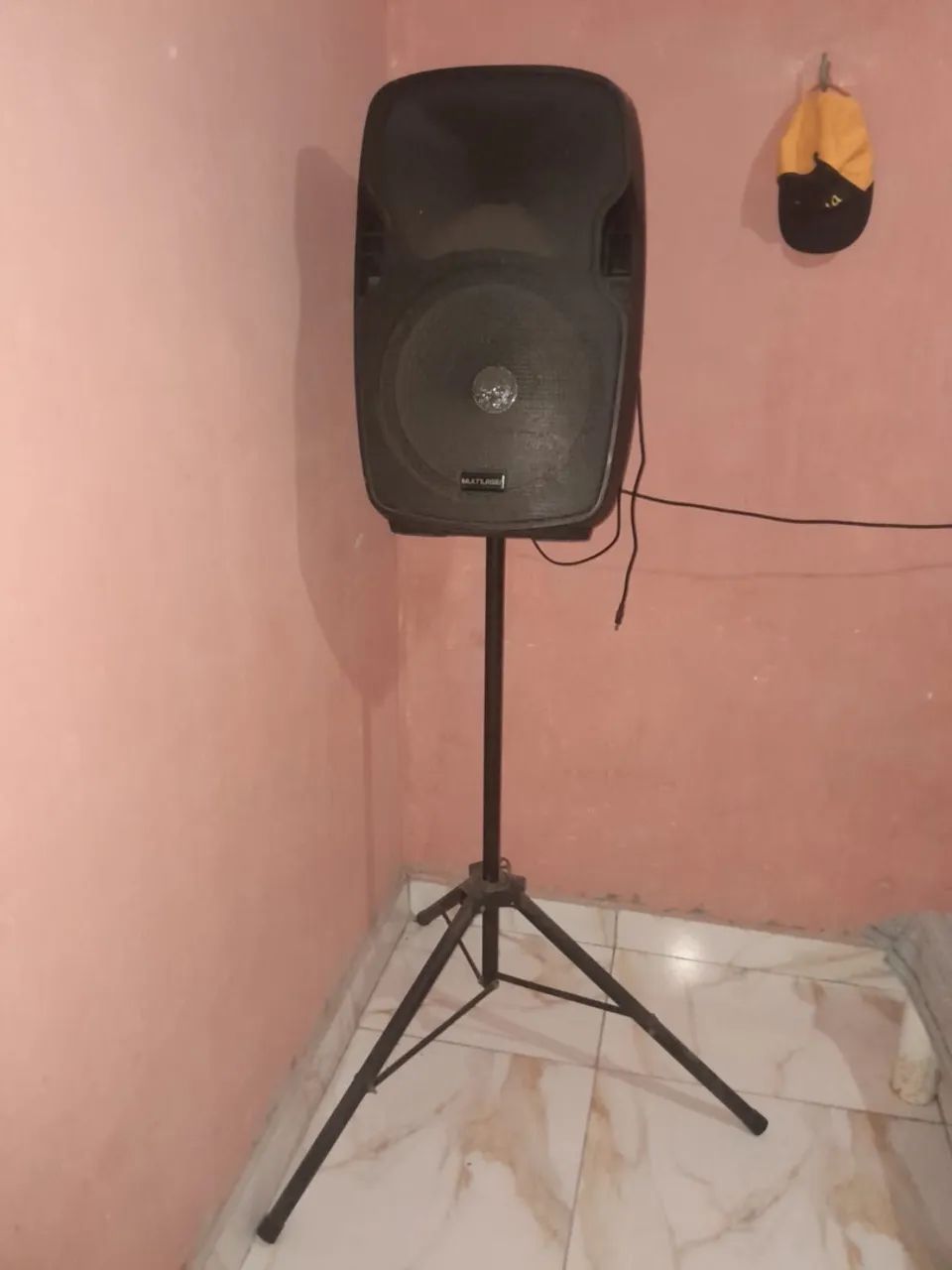 Caixa de som amplificada Multilaser com tripé - Foto 2
