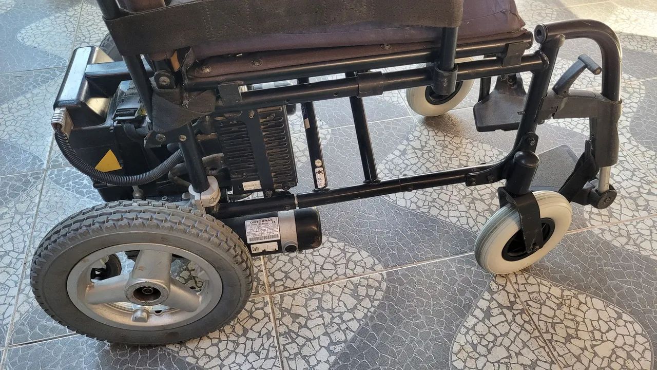 Cadeira de rodas motorizada - Ortobras - Foto 3