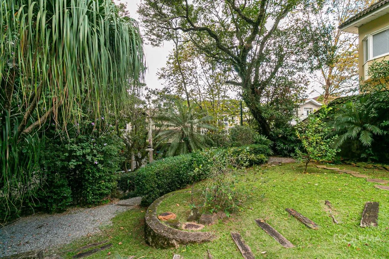 Casa em condomínio fechado, cercada pelo verde - Foto 4