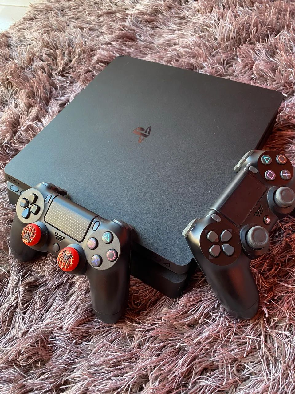 PlayStation 4 slim 