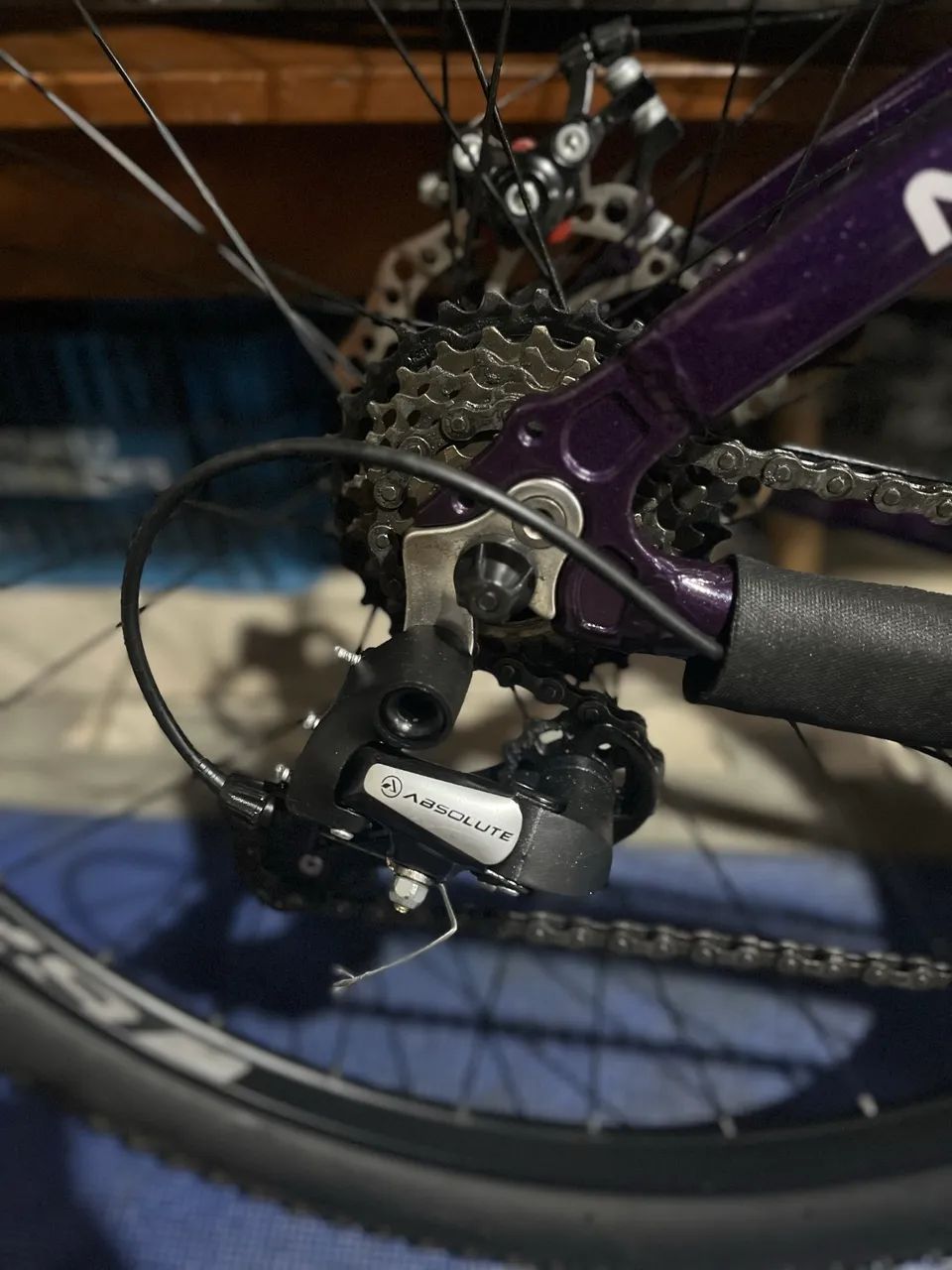 Vendo bicicleta Absolute com dois meses de uso,com nota fiscal  - Foto 4