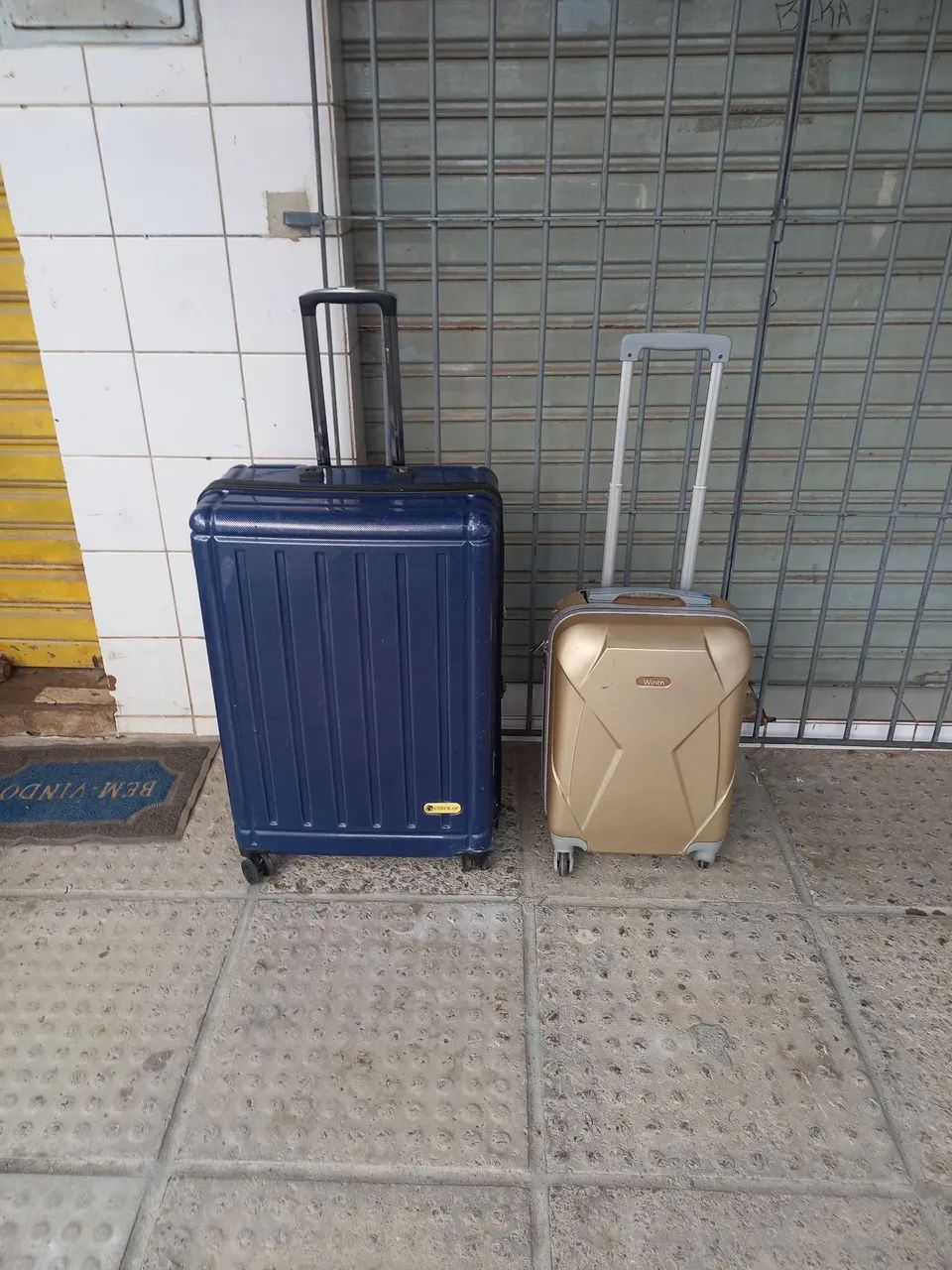Malas com avaria, dá usar ainda.  - Foto 2