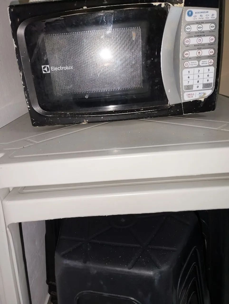 Microondas SUPER ATUAL E RESISTENTE. - Foto 2