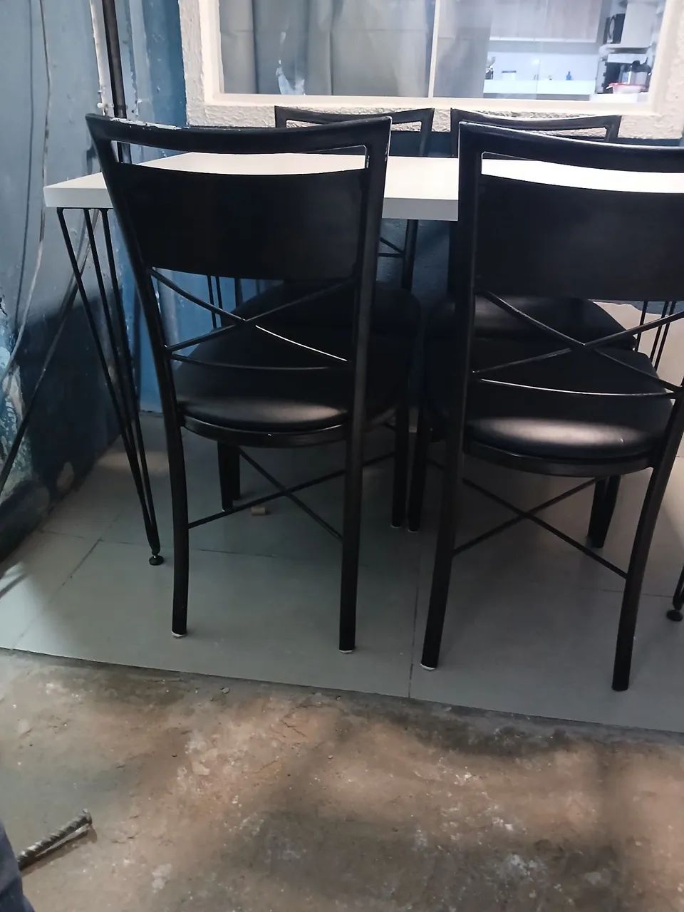 Vendo mesa 4 cadeiras - Foto 3