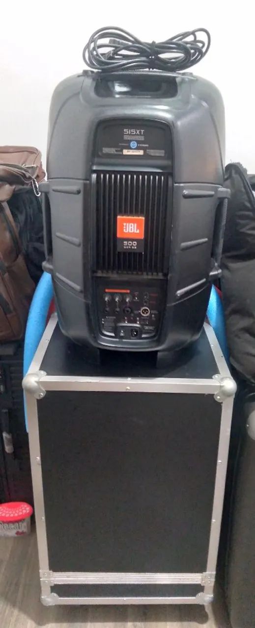 Caixa JBL Eon 515Xt com Tripé e o Hard Case - Foto 3