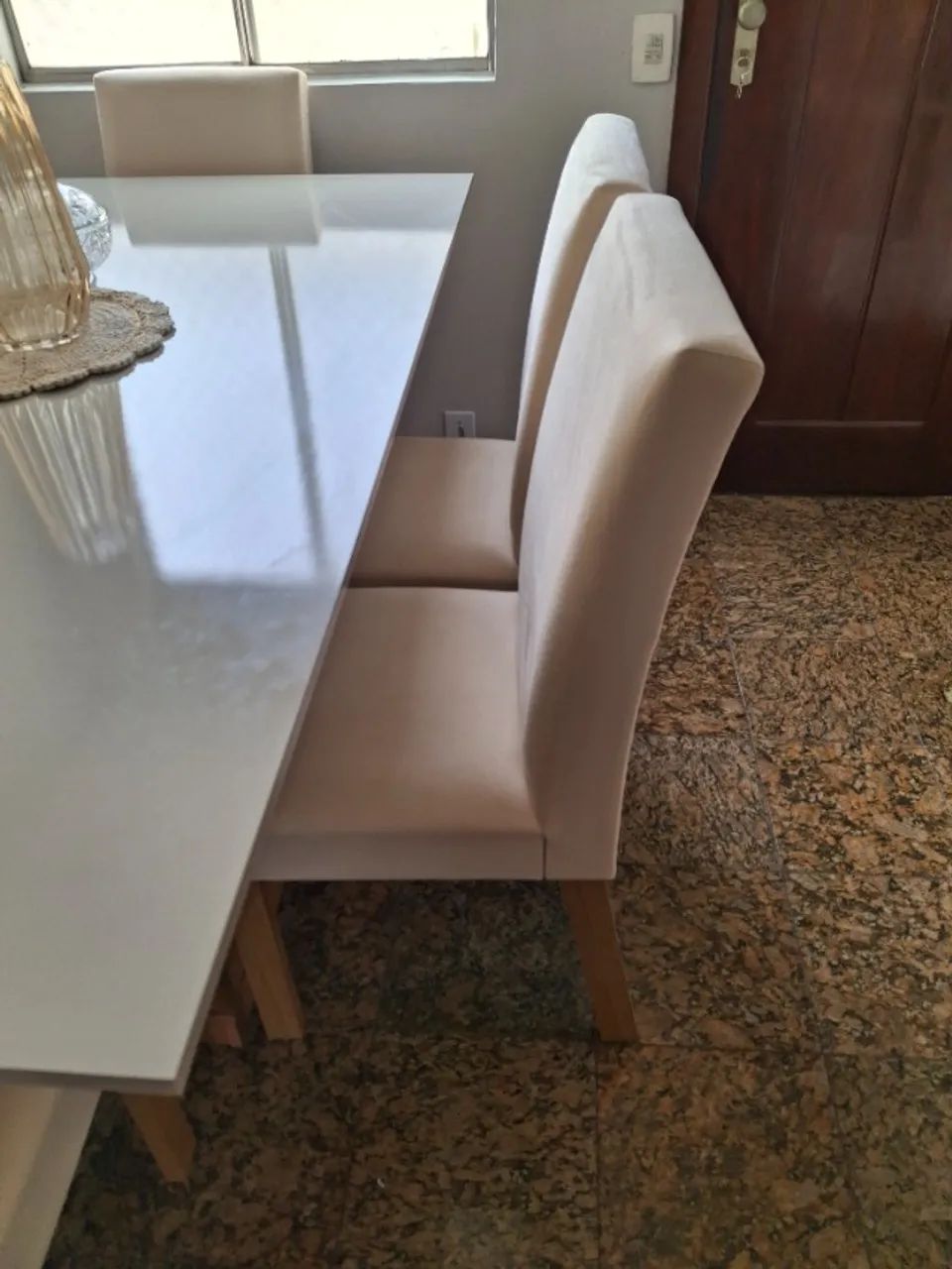 Mesa de jantar retangular com 6 lugares! Na cor bege , e esta nova! - Foto 3