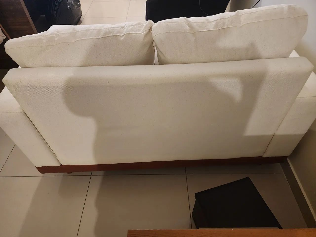 Vendo sofá Living Off White novo. - Foto 2