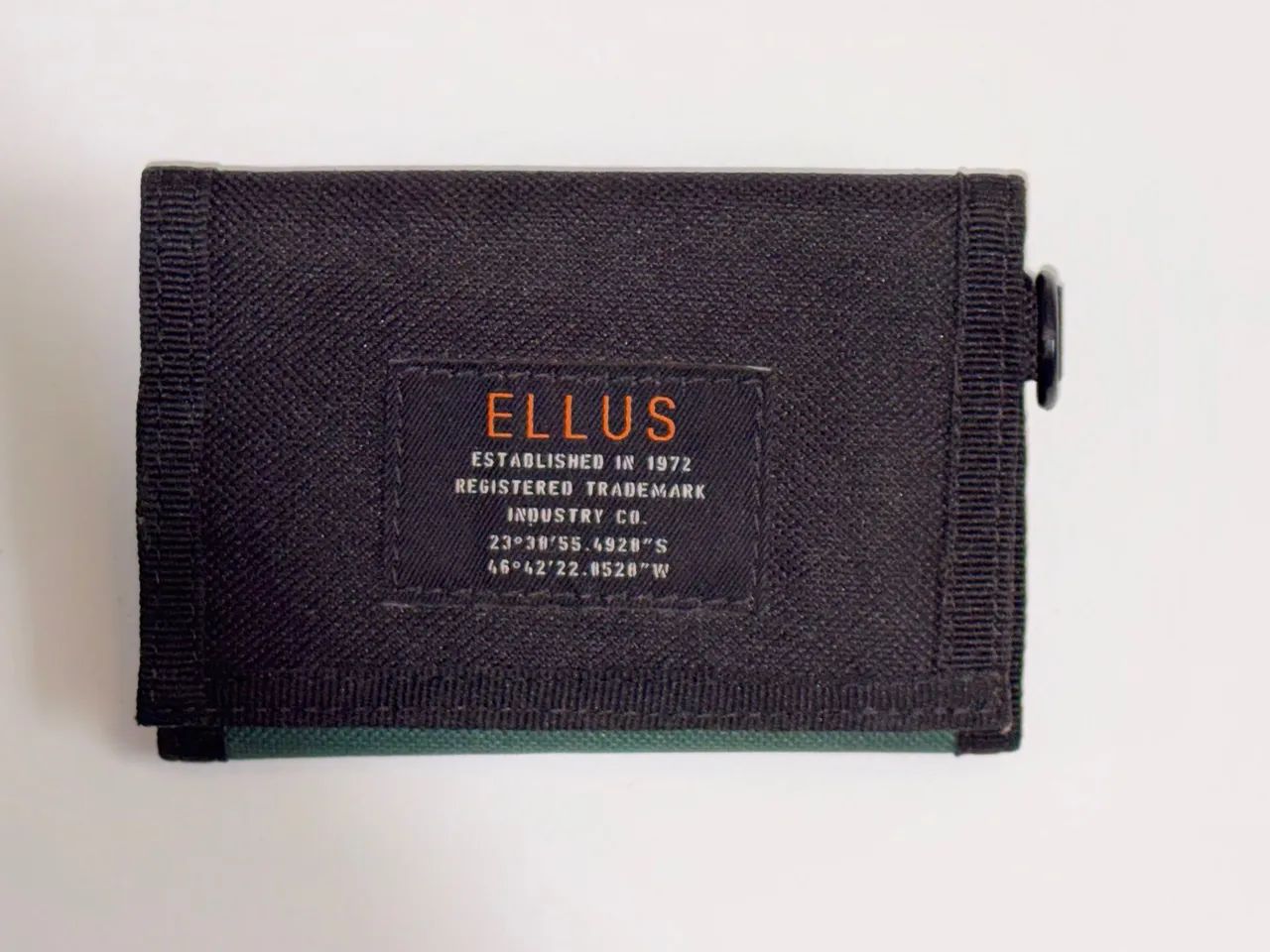 Carteira Ellus perfeito estado masculina e estilosa.