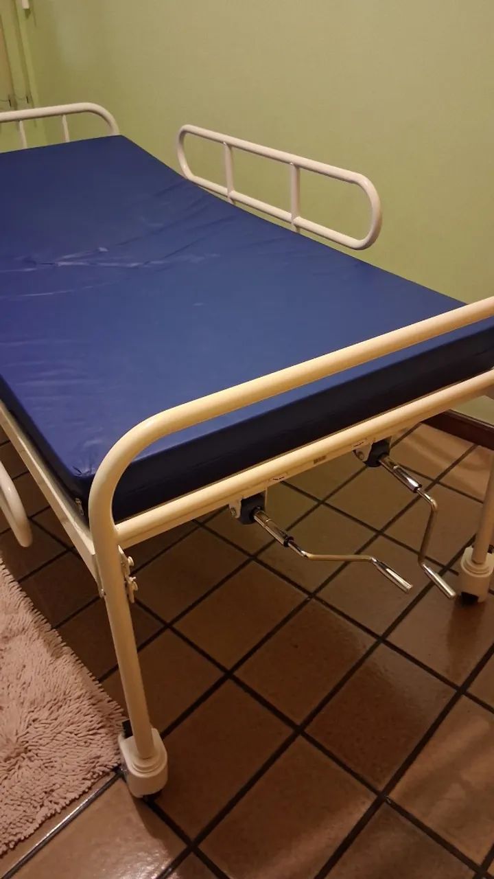 CAMA HOSPITALAR COM COLCHÃO  - Foto 2