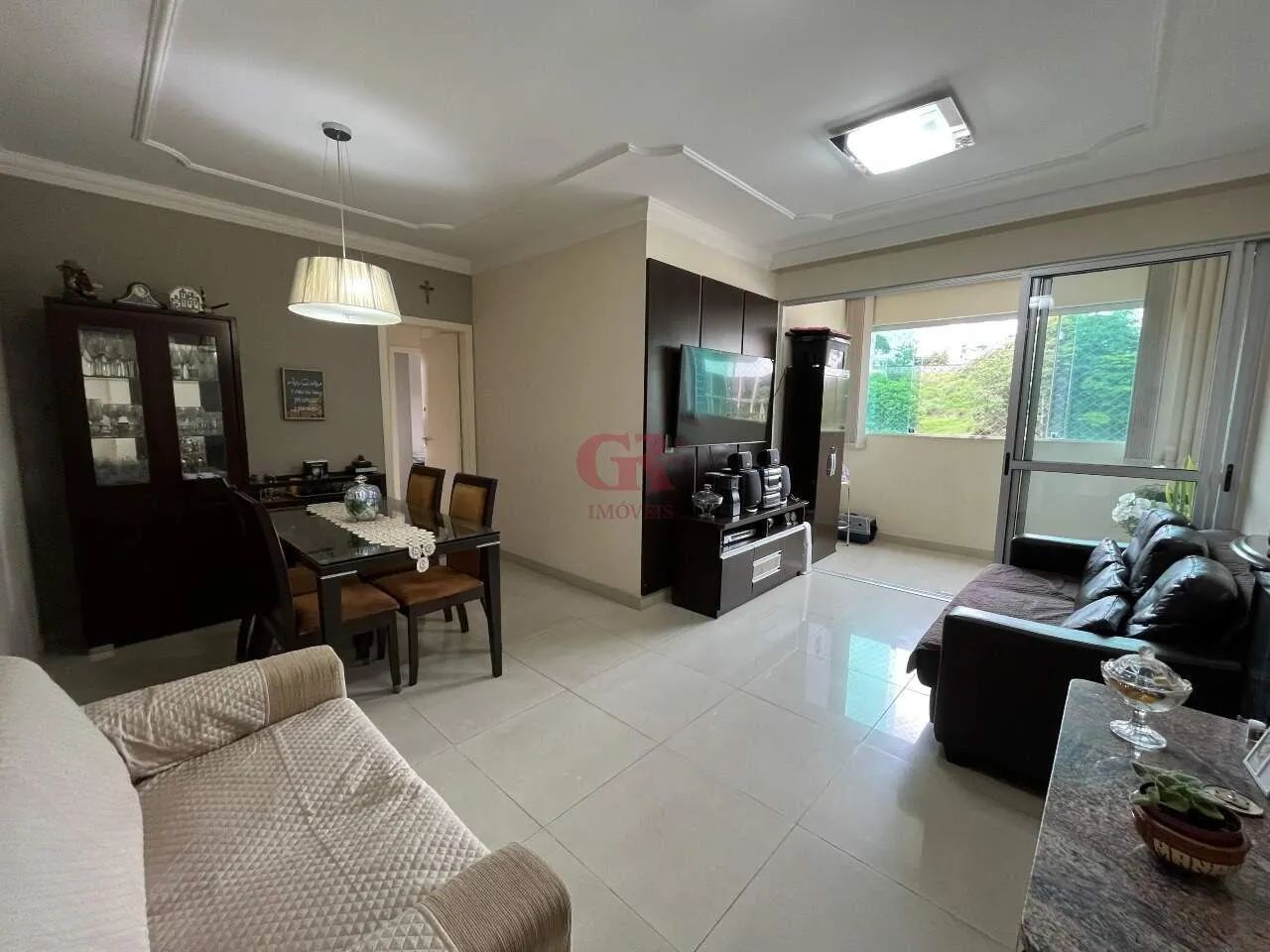 Apartamento amplo com planta inteligente, varanda no Buritis