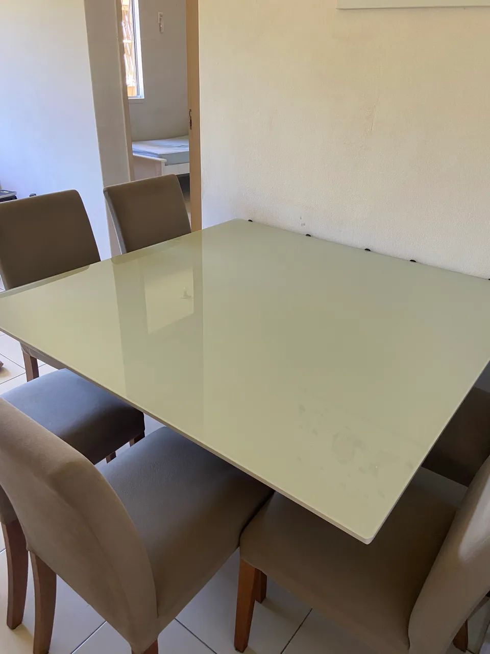 Vendo mesa de jantar 