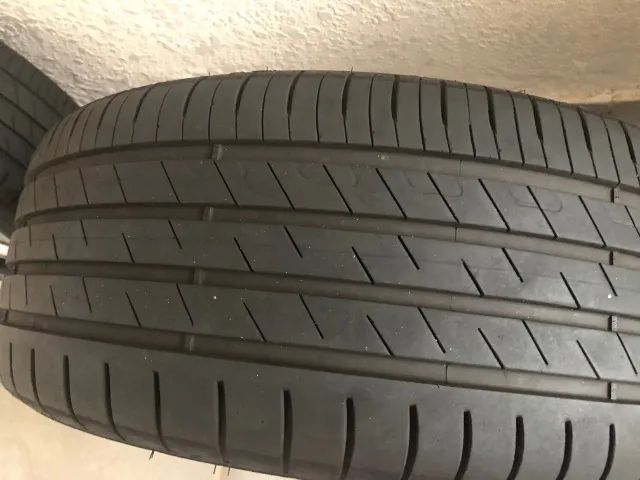 Vendo rodas com pneus aro 19 originais VW Taos - Foto 5